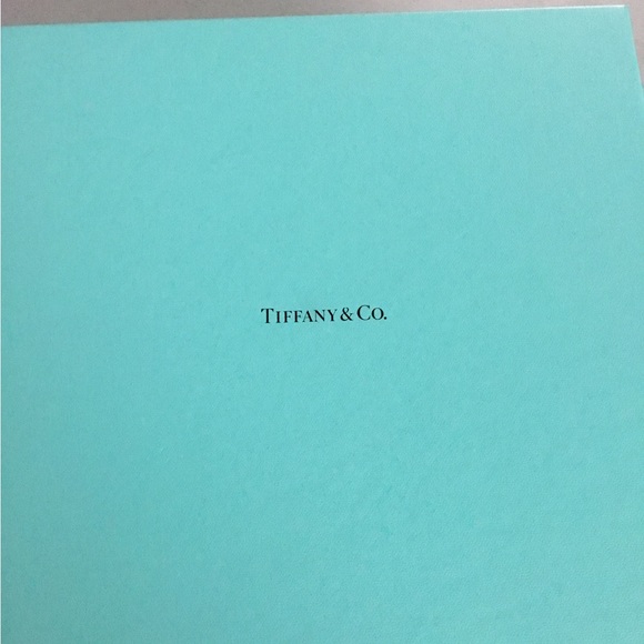 TIFFANY & CO. - Picture 3 of 9